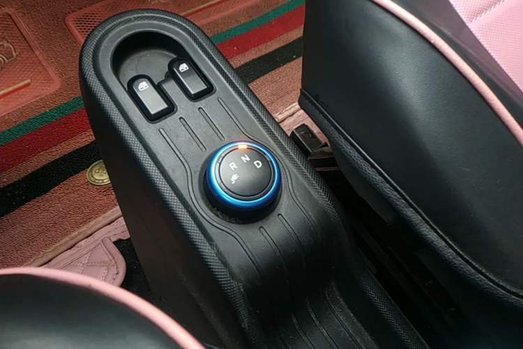 Used Wuling Hongguang MINIEV 2020 Freedom Version Lithium Iron Phosphate Gear Lever