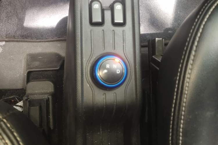 Used Wuling Hongguang MINIEV 2020 Enjoyment Model Lithium Iron Phosphate Gear Lever