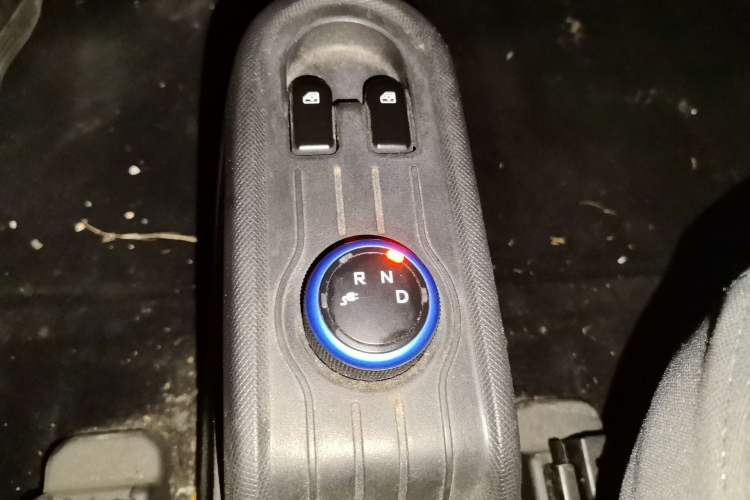 Used Wuling Hongguang MINIEV 2020 Zizai Version Lithium-NMC Gear Lever