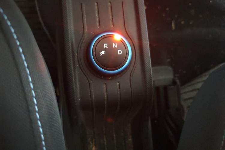 Used Wuling Hongguang MINIEV 2020 Enjoyment Model Lithium Iron Phosphate Gear Lever