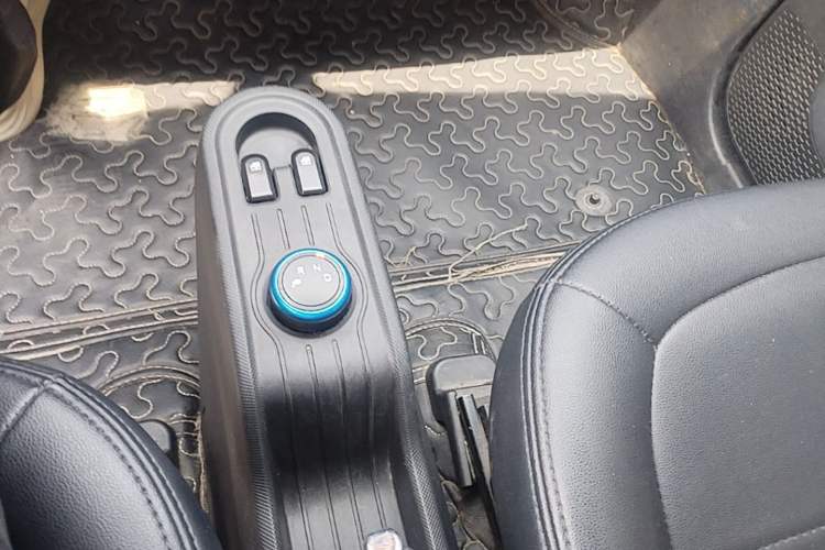 Used Wuling Hongguang MINIEV 2020 Freedom Version Lithium Iron Phosphate Gear Lever