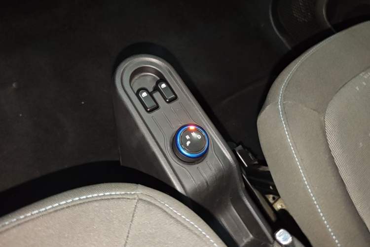 Used Wuling Hongguang MINIEV 2020 Freedom Version Lithium Iron Phosphate Gear Lever