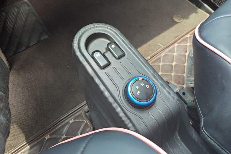 Used Wuling Hongguang MINIEV 2020 Freedom Version Lithium Iron Phosphate Gear Lever