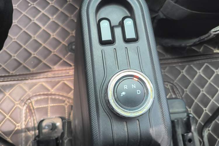 Used Wuling Hongguang MINIEV 2020 Freedom Version Lithium Iron Phosphate Gear Lever