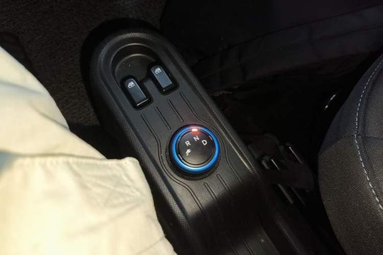 Used Wuling Hongguang MINIEV 2020 Enjoyment Model Lithium Iron Phosphate Gear Lever