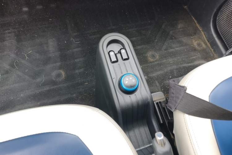 Used Wuling Hongguang MINIEV 2020 Enjoyment Model Lithium Iron Phosphate Gear Lever