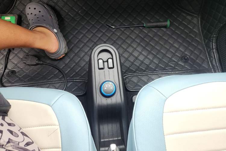 Used Wuling Hongguang MINIEV 2020 Enjoyment Model Lithium Iron Phosphate Gear Lever