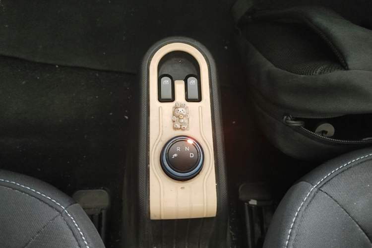 Used Wuling Hongguang MINIEV 2020 Enjoyment Model Lithium Iron Phosphate Gear Lever