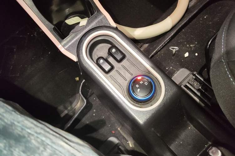 Used Wuling Hongguang MINIEV 2020 Enjoyment Model Lithium Iron Phosphate Gear Lever