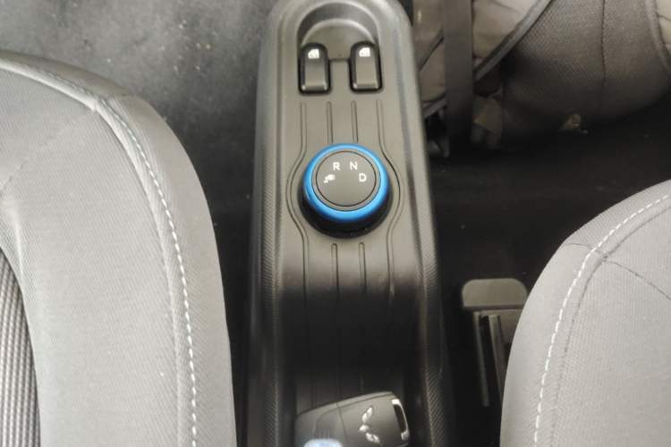 Used Wuling Hongguang MINIEV 2020 Lite Version Lithium Iron Phosphate Gear Lever