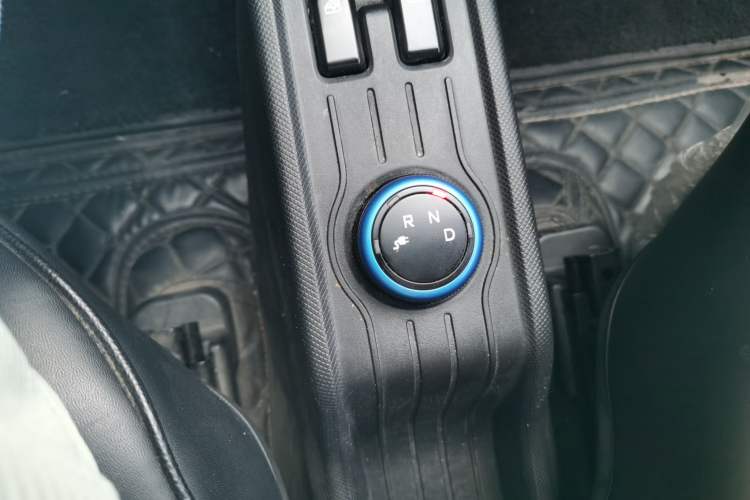 Used Wuling Hongguang MINIEV 2020 Enjoyment Model Lithium Iron Phosphate Gear Lever
