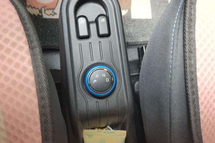 Used Wuling Hongguang MINIEV 2020 Enjoyment Model Lithium Iron Phosphate Gear Lever