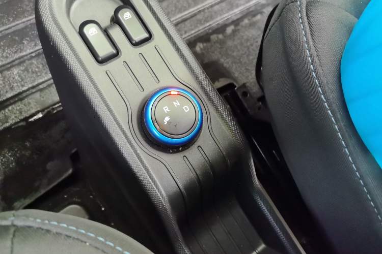 Used Wuling Hongguang MINIEV 2020 Enjoyment Model Lithium Iron Phosphate Gear Lever