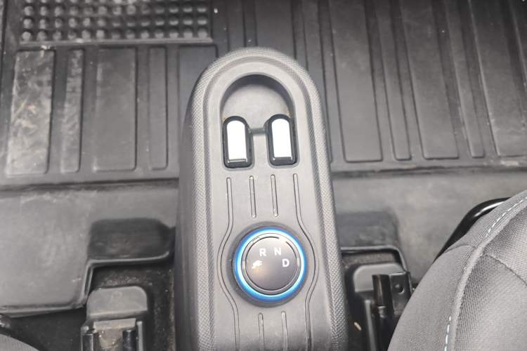 Used Wuling Hongguang MINIEV 2020 Freedom Version Lithium Iron Phosphate Gear Lever
