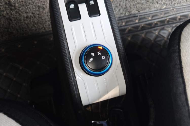 Used Wuling Hongguang MINIEV 2020 Enjoyment Model Lithium Iron Phosphate Gear Lever