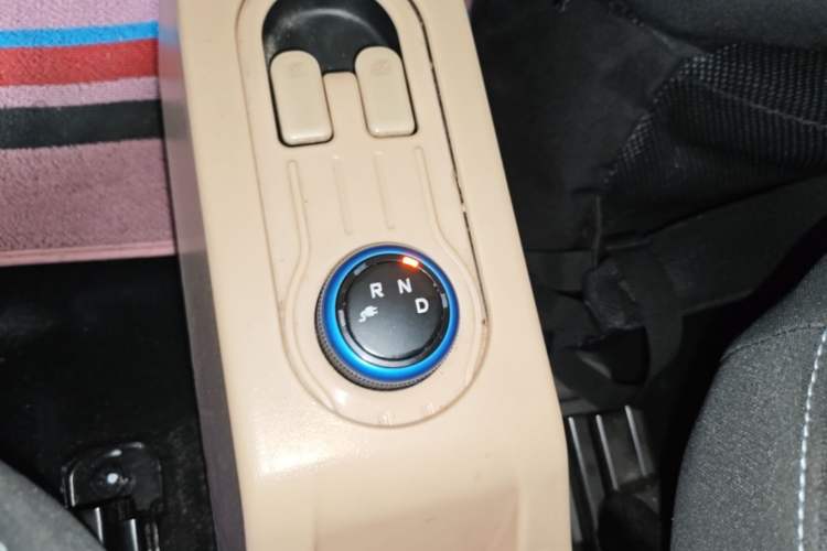 Used Wuling Hongguang MINIEV 2020 Enjoyment Model Lithium Iron Phosphate Gear Lever