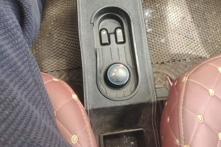 Used Wuling Hongguang MINIEV 2020 Zizai Version Lithium-NMC Gear Lever