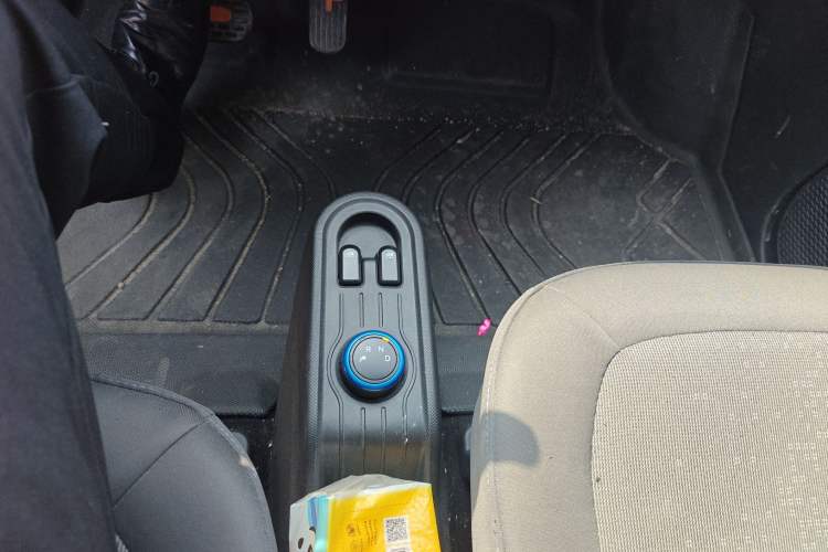 Used Wuling Hongguang MINIEV 2020 Lite Version Lithium Iron Phosphate Gear Lever