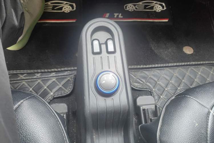 Used Wuling Hongguang MINIEV 2020 Zizai Version Lithium-NMC Gear Lever