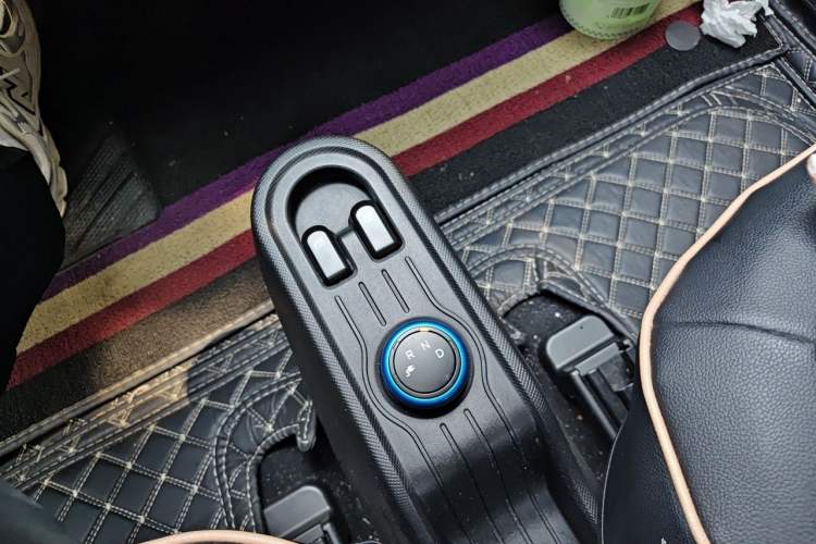 Used Wuling Hongguang MINIEV 2020 Freedom Version Lithium Iron Phosphate Gear Lever