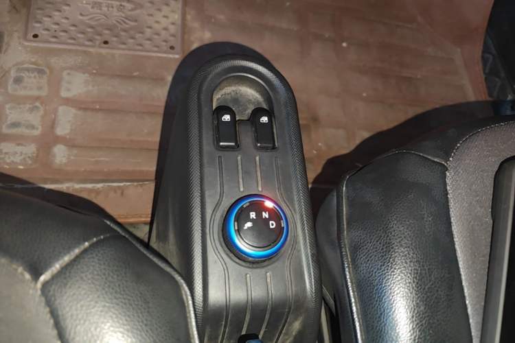 Used Wuling Hongguang MINIEV 2020 Freedom Version Lithium Iron Phosphate Gear Lever