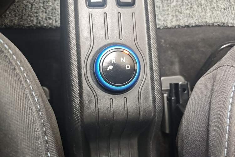 Used Wuling Hongguang MINIEV 2020 Zizai Version Lithium-NMC Gear Lever