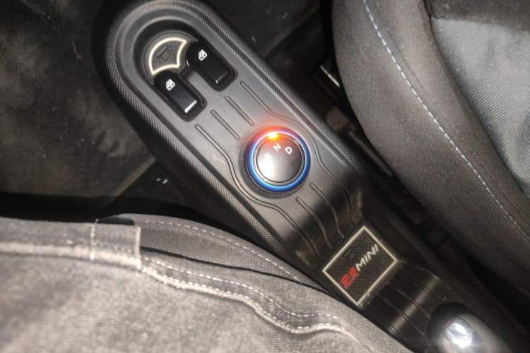 Used Wuling Hongguang MINIEV 2020 Freedom Version Lithium Iron Phosphate Gear Lever