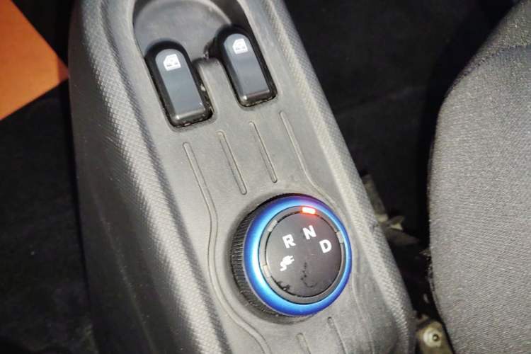 Used Wuling Hongguang MINIEV 2020 Freedom Version Lithium Iron Phosphate Gear Lever