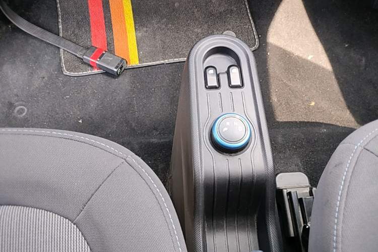 Used Wuling Hongguang MINIEV 2020 Zizai Version Lithium-NMC Gear Lever