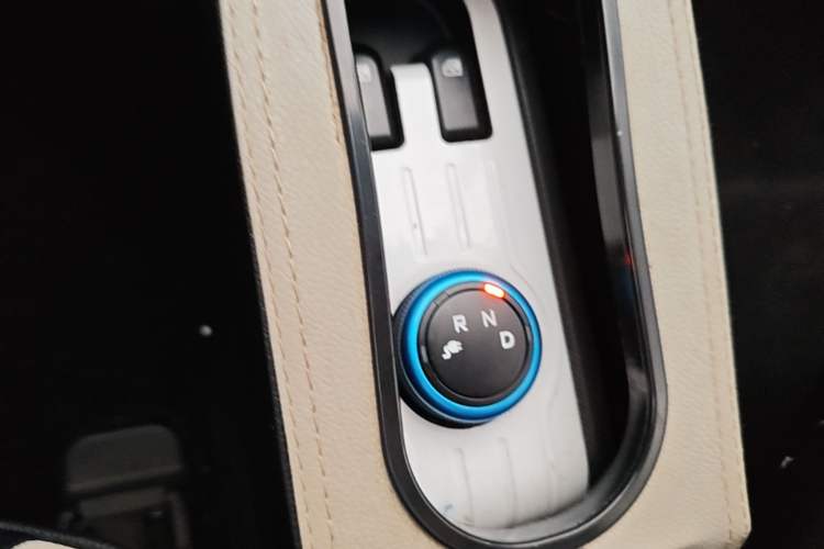 Used Wuling Hongguang MINIEV 2020 Enjoyment Model Lithium Iron Phosphate Gear Lever