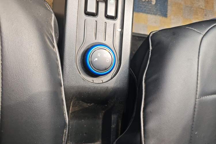 Used Wuling Hongguang MINIEV 2020 Enjoyment Model Lithium Iron Phosphate Gear Lever