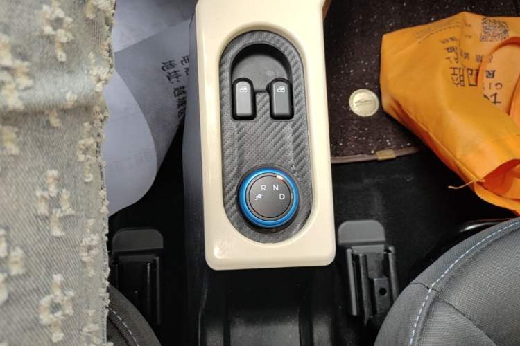 Used Wuling Hongguang MINIEV 2020 Enjoy Edition Lithium-Ion Battery Gear Lever
