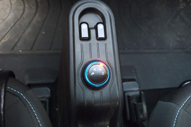 Used Wuling Hongguang MINIEV 2020 Zizai Version Lithium-NMC Gear Lever