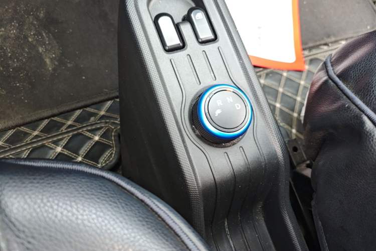 Used Wuling Hongguang MINIEV 2020 Zizai Version Lithium-NMC Gear Lever