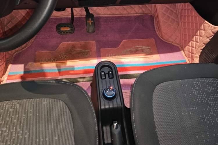 Used Wuling Hongguang MINIEV 2020 Freedom Version Lithium Iron Phosphate Gear Lever