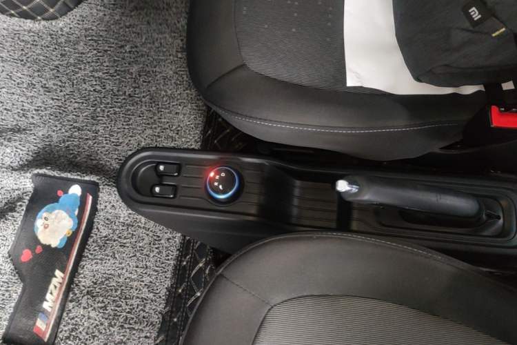Used Wuling Hongguang MINIEV 2020 Enjoyment Model Lithium Iron Phosphate Gear Lever