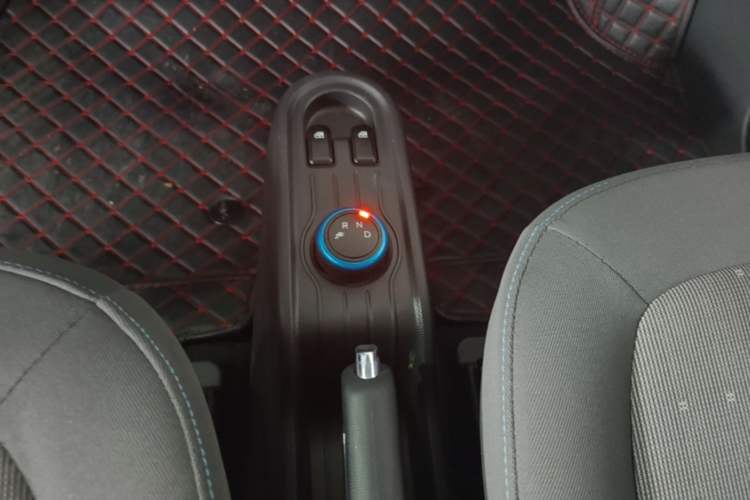 Used Wuling Hongguang MINIEV 2020 Enjoyment Model Lithium Iron Phosphate Gear Lever