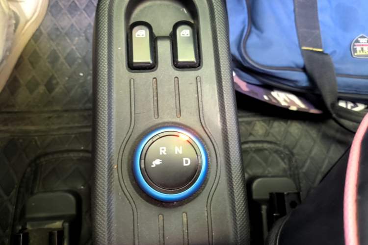 Used Wuling Hongguang MINIEV 2020 Zizai Version Lithium-NMC Gear Lever