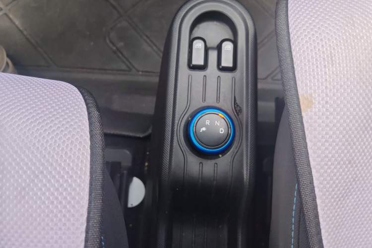 Used Wuling Hongguang MINIEV 2020 Zizai Version Lithium-NMC Gear Lever