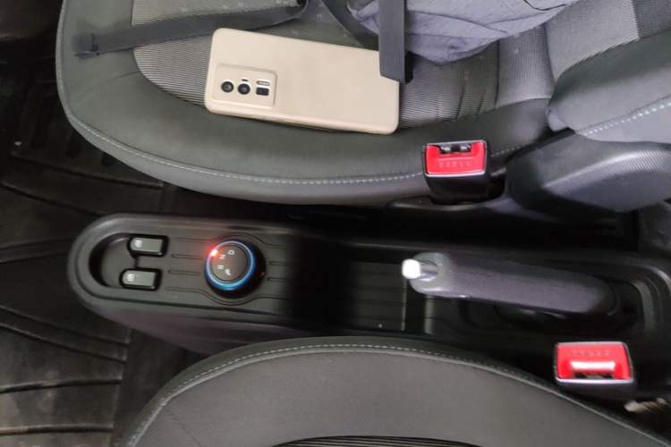 Used Wuling Hongguang MINIEV 2020 Enjoyment Model Lithium Iron Phosphate Gear Lever