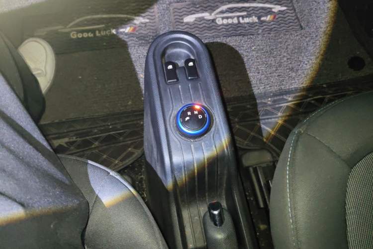 Used Wuling Hongguang MINIEV 2020 Zizai Version Lithium-NMC Gear Lever