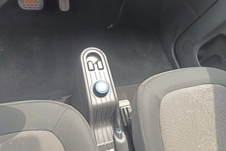 Used Wuling Hongguang MINIEV 2020 Enjoyment Model Lithium Iron Phosphate Gear Lever