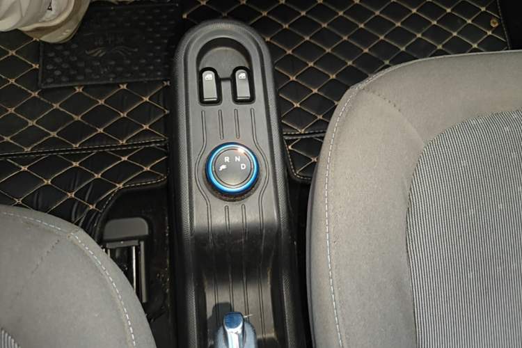 Used Wuling Hongguang MINIEV 2020 Enjoy Edition Lithium-Ion Battery Gear Lever