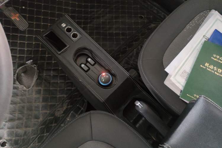Used Wuling Hongguang MINIEV 2020 Zizai Version Lithium-NMC Gear Lever