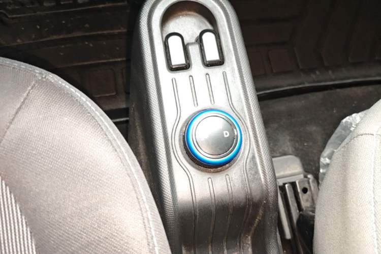 Used Wuling Hongguang MINIEV 2020 Enjoyment Model Lithium Iron Phosphate Gear Lever
