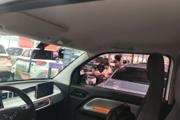 Used Wuling Hongguang MINIEV 2020 Easy Version Lithium-Ion Battery Headliner