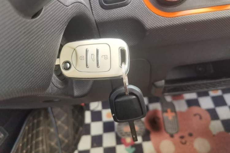 Used Wuling Hongguang MINIEV 2020 Enjoyment Model Lithium Iron Phosphate Interior 1