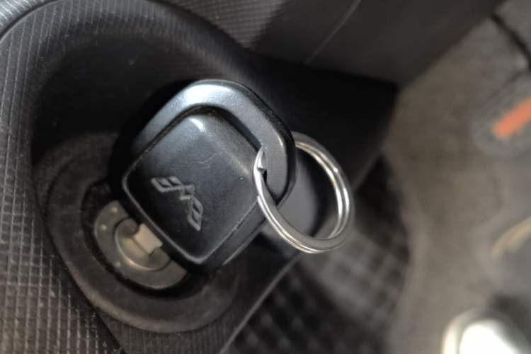 Used Wuling Hongguang MINIEV 2020 Enjoyment Model Lithium Iron Phosphate Interior 1