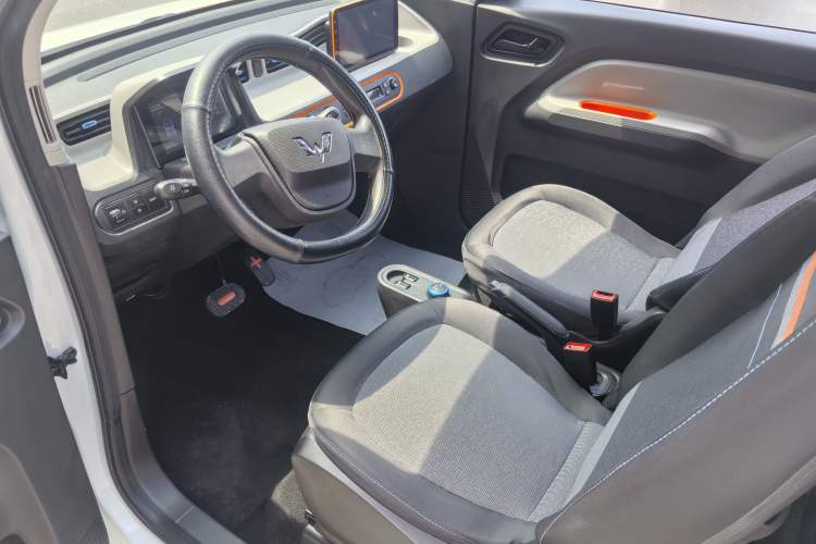 Used Wuling Hongguang MINIEV 2020 Freedom Version Lithium Iron Phosphate Interior 1