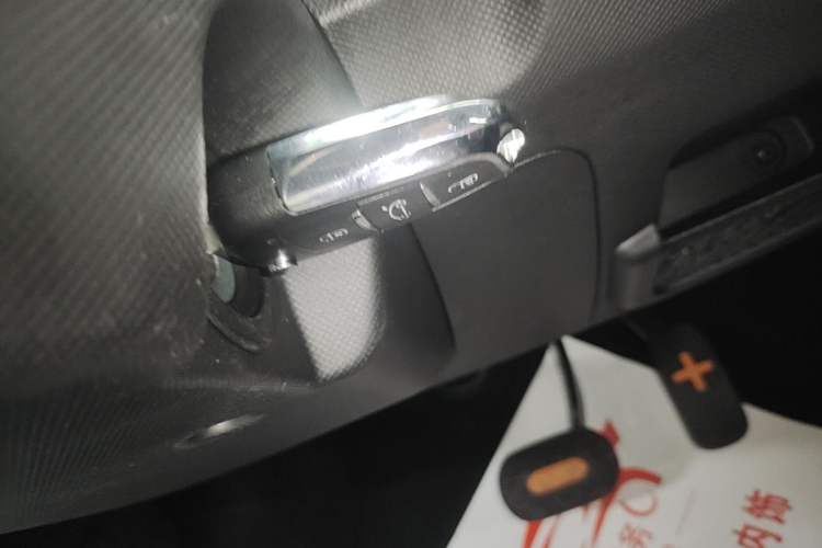 Used Wuling Hongguang MINIEV 2020 Enjoyment Model Lithium Iron Phosphate Interior 1